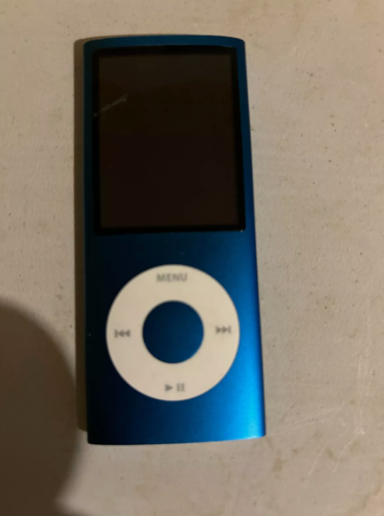 Apple iPod Nano (4rd Gen) MP3 Player