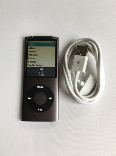 Apple iPod Nano (4rd Gen) MP3 Player