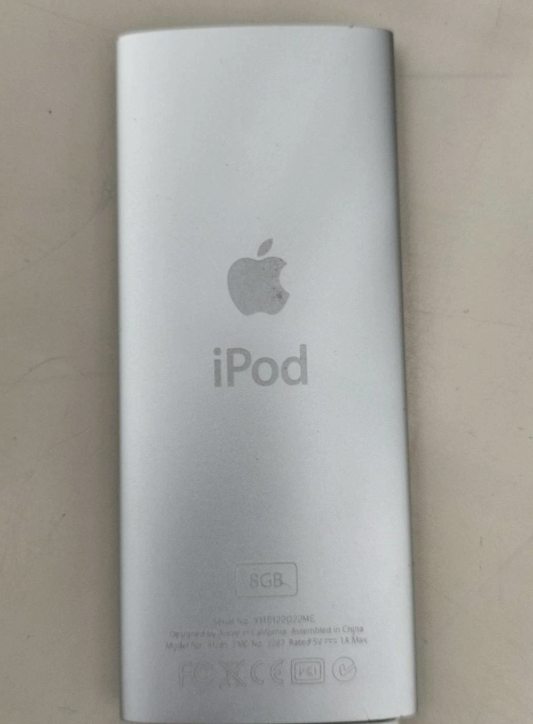 Apple iPod Nano (4rd Gen) MP3 Player