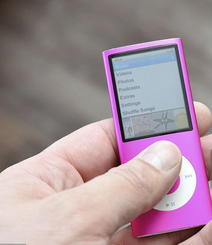 Apple iPod Nano (4rd Gen) MP3 Player